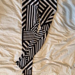 Striped workout leggings